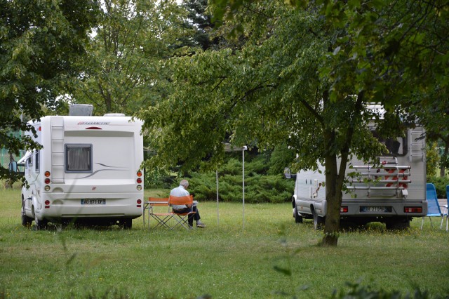 Rośnie moda na kampery.