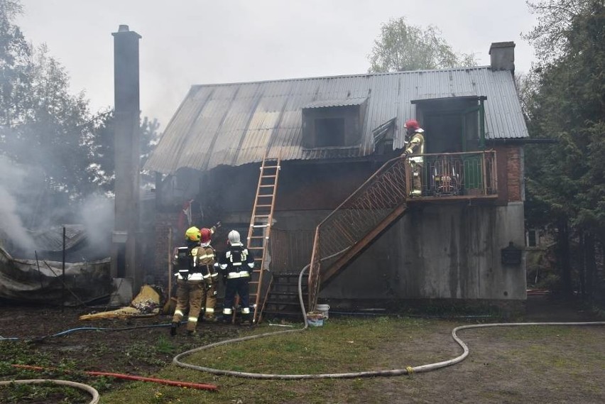 Pożar budynku mieszkalnego wybuchł w czwartek, 29 kwietnia,...