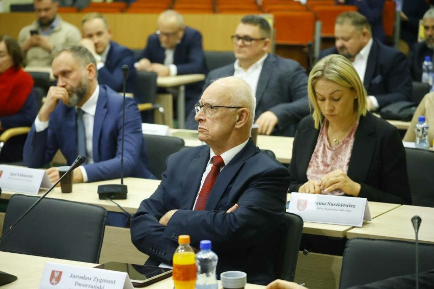 Marszałek Artur Kosicki zostaje na stanowisku. Wnioskodawcy nie zebrali wystarczającej liczby głosów do jego odwołania 