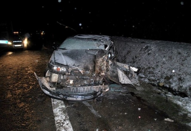 Jadący ciężarówką dawaj obywatele Litwy nie doznali żadnych obrażeń ciała. Droga w miejscu zdarzenia była zablokowana przez ponad 3 godziny.