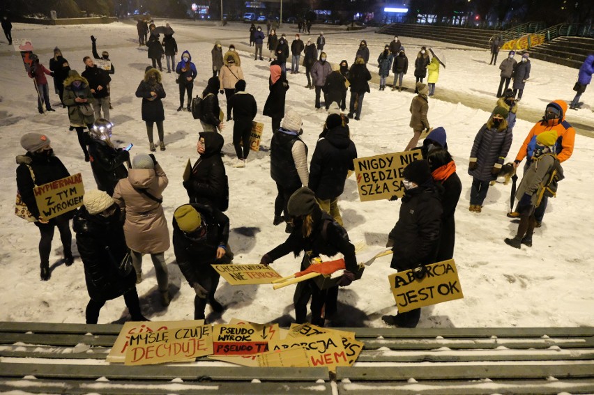 Protest przeciw zaostrzeniu prawa aborcyjnego w Gliwicach...