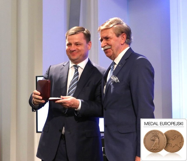 Alstal Grupa Budowlana laureatem Medalu Europejskiego BCC Medal Europejski odebrał Jarosław Szczupak, prezes Grupy Alstal