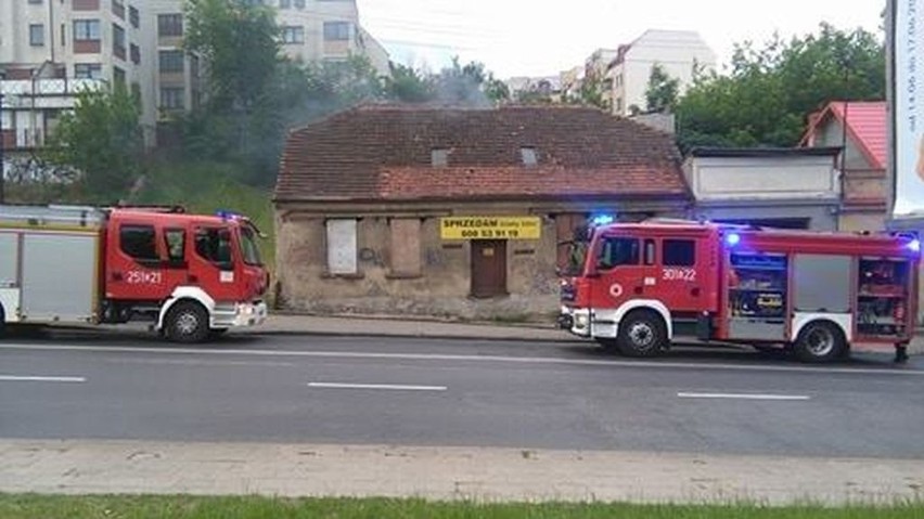 Trwa akcja gaśnicza budynku przy ulicy Kujawskiej na...