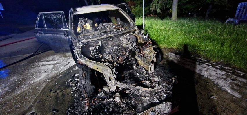 W Dąbrowie Górniczej spłonął samochód, zaparkowany przy ul....