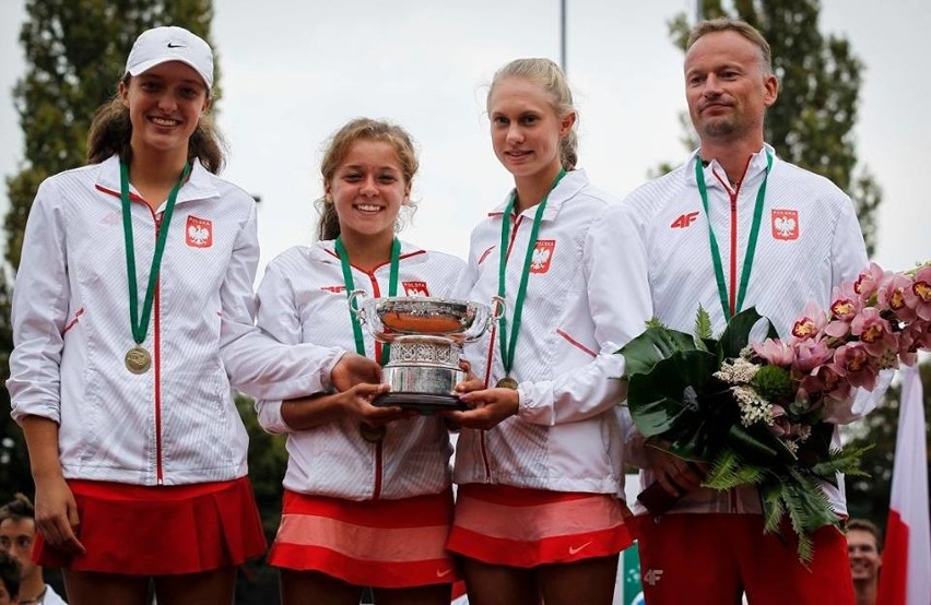 Maja Chwalińska z koleżankami z drużyny zdobyły juniorskie...