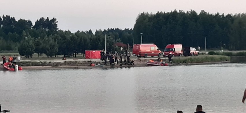 Nad zalewem Podwolina w Nisku strażacy i policjanci poszukiwali 33-latka, który nagle znikł. Czy doszło do kolejnej tragedii? [ZDJĘCIA]