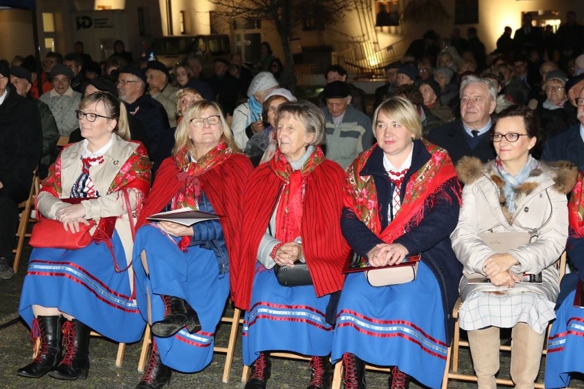 Pieśniobranie Listopadowe na Wzgórzu Zamkowym w Kielcach. Zabrzmiały najpiękniejsze pieśni z naszej historii