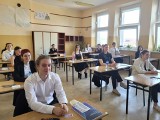 Matura 2024 z matematyki w I Liceum Ogólnokształcącym imienia Juliusza Słowackiego w Skarżysku-Kamiennej. Zobacz zdjęcia 
