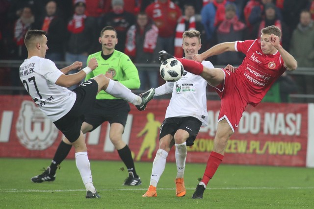 Widzew z wiosennym punktem, GKSBełchatów z czterema