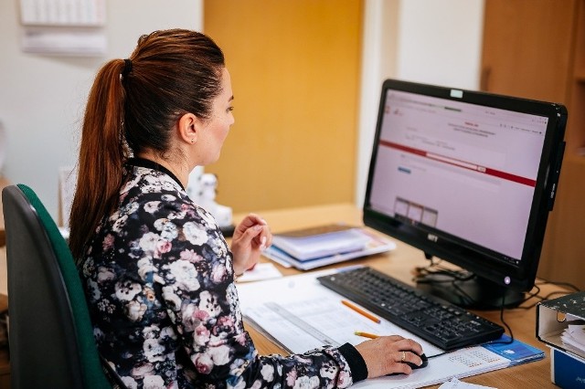 Krajowa Administracja Skarbowa podsumowała pierwsze osiem miesięcy obecnego roku. Pomimo różnych ograniczeń z powodu koronawirusa, funkcjonariusze skarbowi i celni mieli sporo pracy.