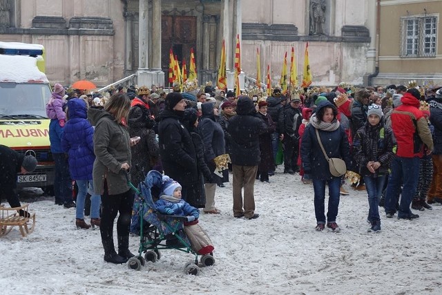 Wypadek na orszaku Trzech Króli w Nysie. Spłoszony koń poważnie zranił dziewczynkę. Trafiła w ciężkim stanie do szpitala