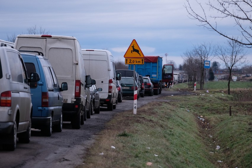 W piątek po południu kolejka przed polsko-ukraińskim...