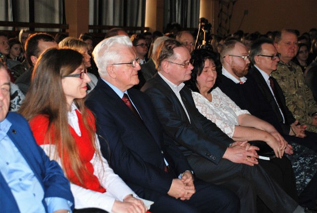 Zaproszeni goście: dr Dominika Pasich z IPN w Krakowie, Szymon Szynkowski, dr Bogdan Rowiński, prezes Fundacji im. Cichociemnych.