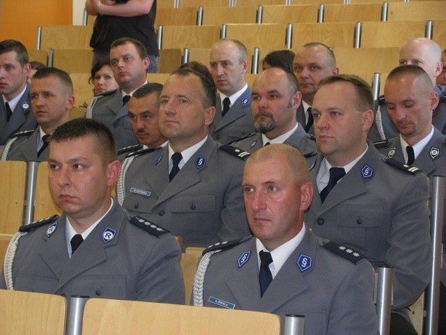 Awanse i wyróżnienia wręczano podczas uroczystości związanych ze Świętem Policji, które w Lęborku miało miejsce w piątek 27 lipca. 
