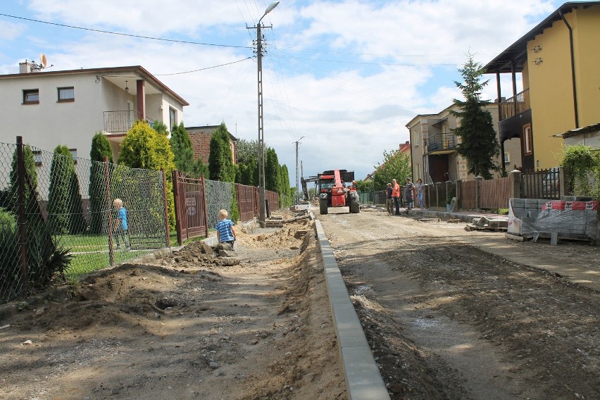Trwają remonty dróg w Unisławiu.