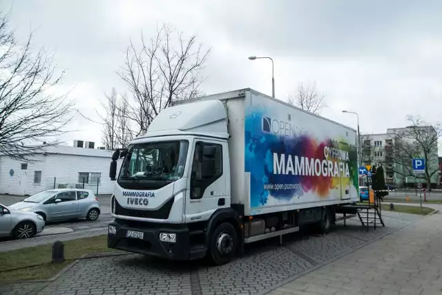 Gdzie w kwietniu w Poznaniu pojawią autobusy z mammografem? Sprawdź w galerii -->