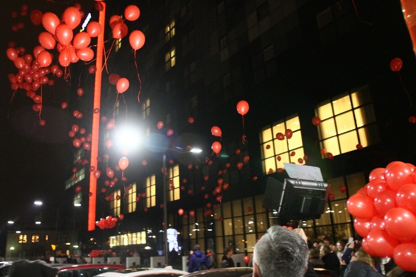 Wojewódzkie Obchody Dnia Walki z AIDS w Łodzi. Wypuszczono w niebo 1000 balonów [ZDJĘCIA]