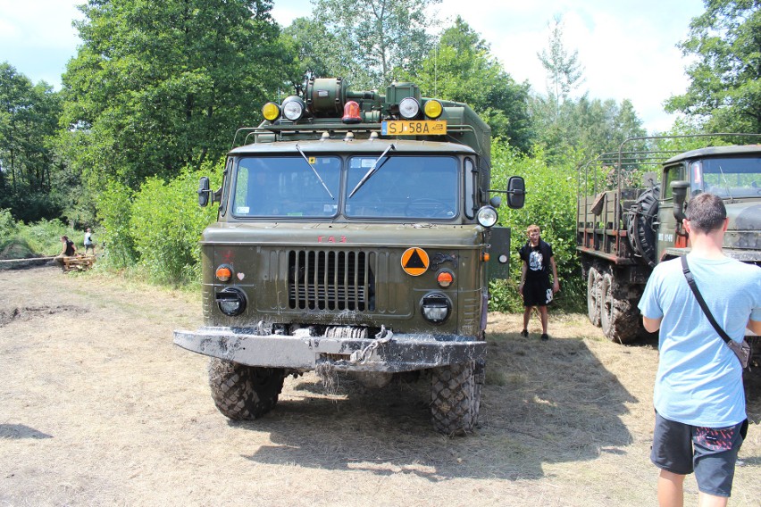 Trzebinia. Tłumy ludzi podczas I Międzynarodowego Zlotu Miłośników Militariów - Enigma 2018 [ZDJĘCIA]