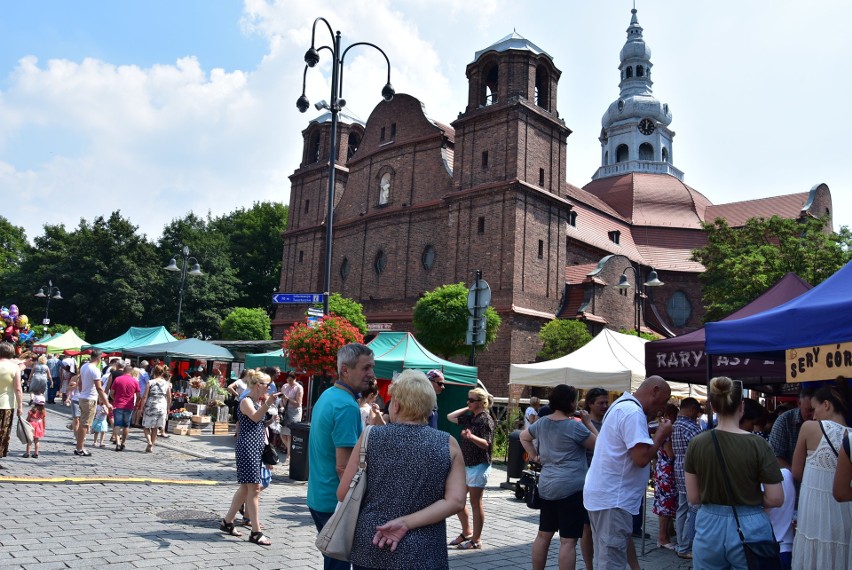 Katowice: Odpust u św. Anny w Nikiszowcu. Tak było przed ulewą