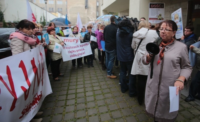 Protest pielęgniarek pod siedzibą spółki Nowy Szpital
