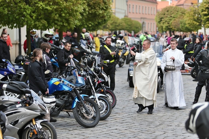 Motocykliści rozpoczęli sezon i oddali krew