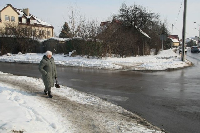 Na tej działce, przy ulicy Leszczyńskiej w Kielcach miasto chce wybudować mały blok z niewielkimi mieszkaniami dla starszych ludzi.