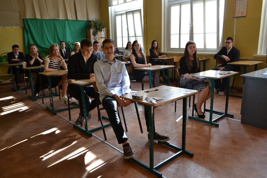 Egzaminu gimnazjalny w Rybniku: dzień drugi [ZDJĘCIA]