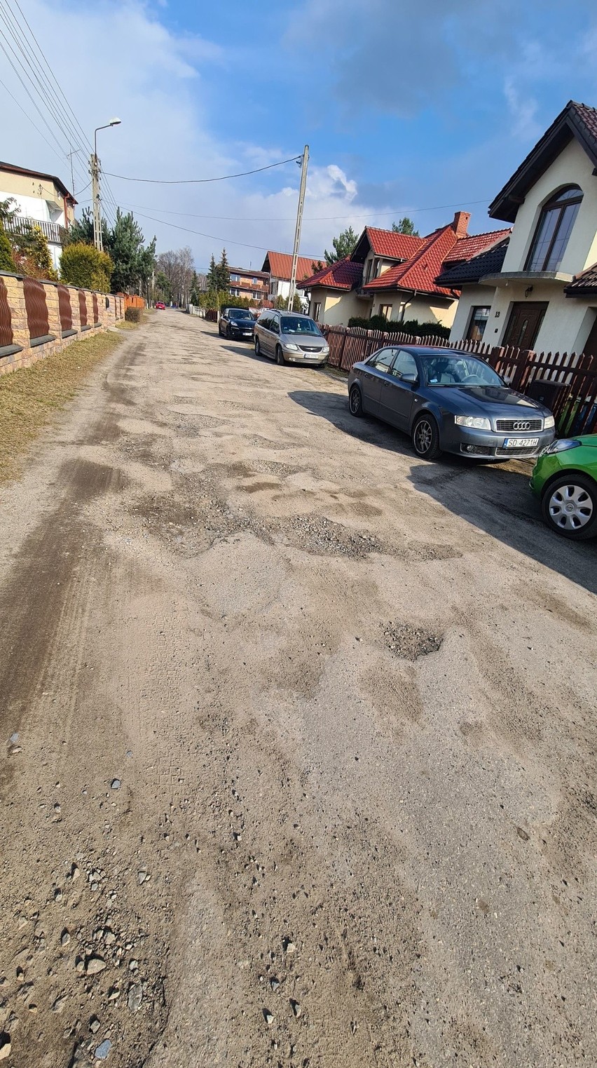 Ulica Skowronkowa w Dąbrowie Górniczej od lat czeka na...