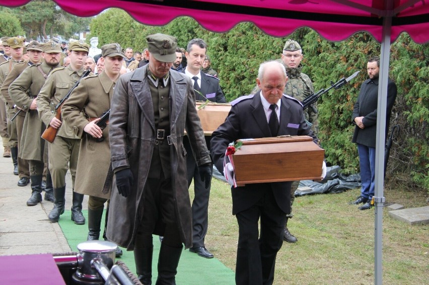 We wtorek, 12 października na cmentarzu w Odolanowie odbył...