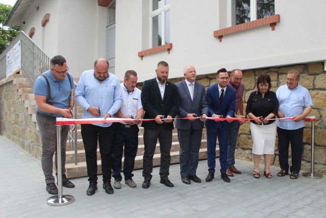 Zakończyły się prace związane z generalnym remontem i przebudową budynku „Starej Szkoły” w Brodach