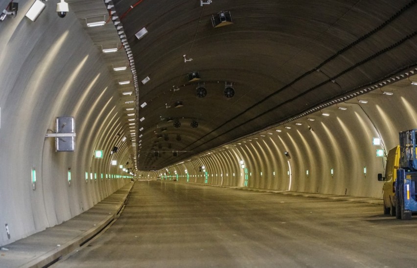 Tunel pod Luboniem Małym ma nieco ponad 2 km