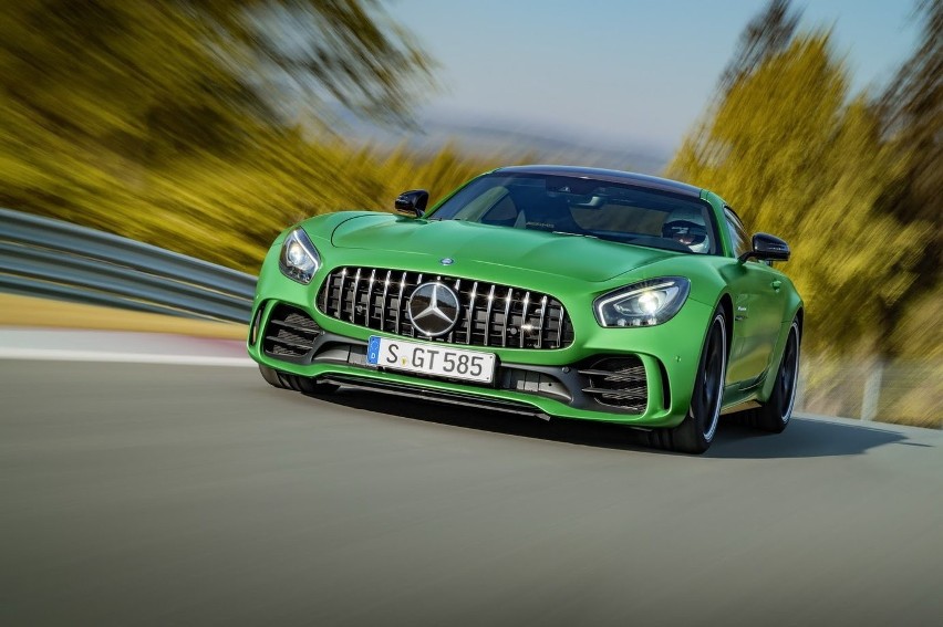 Mercedes-AMG GT R...