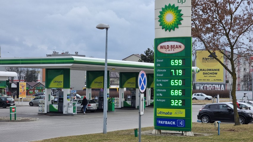 bp na rogu ulicy Jagiellońskiej i Grunwaldzkiej.