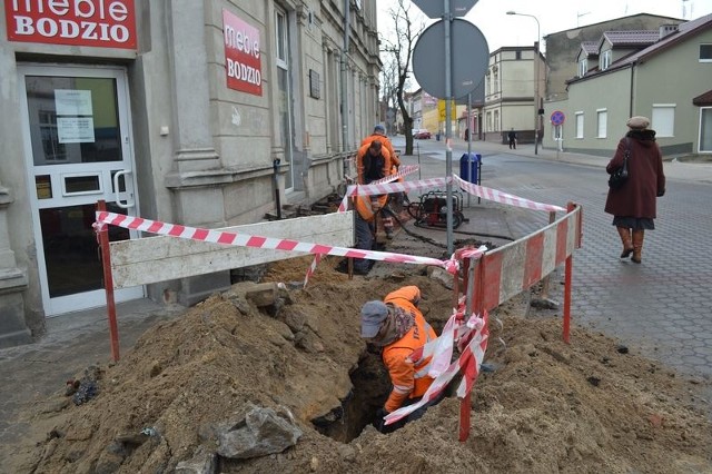 Prace u zbiegu placu Jana Pawła II i ul. 23 Stycznia w Solcu.