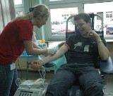 Uczniowie z Olesna oddali prawie 30 litrów krwi dla 1,5-rocznego Kacperka