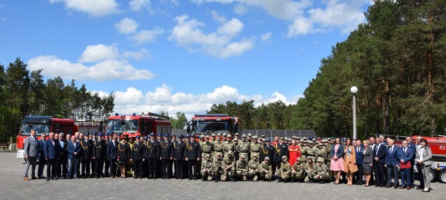 Uroczysty apel z okazji Dnia Strażaka w Golubiu-Dobrzyniu był okazją do wręczenia wyróżnień i awansów