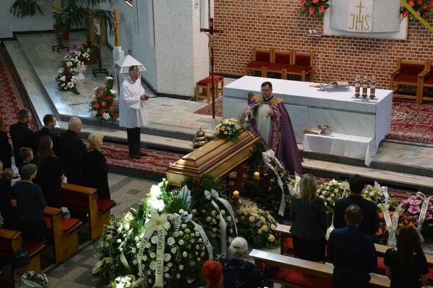 Pogrzeb śmiertelnie pobitego 33-letniego Rafała, kibica...