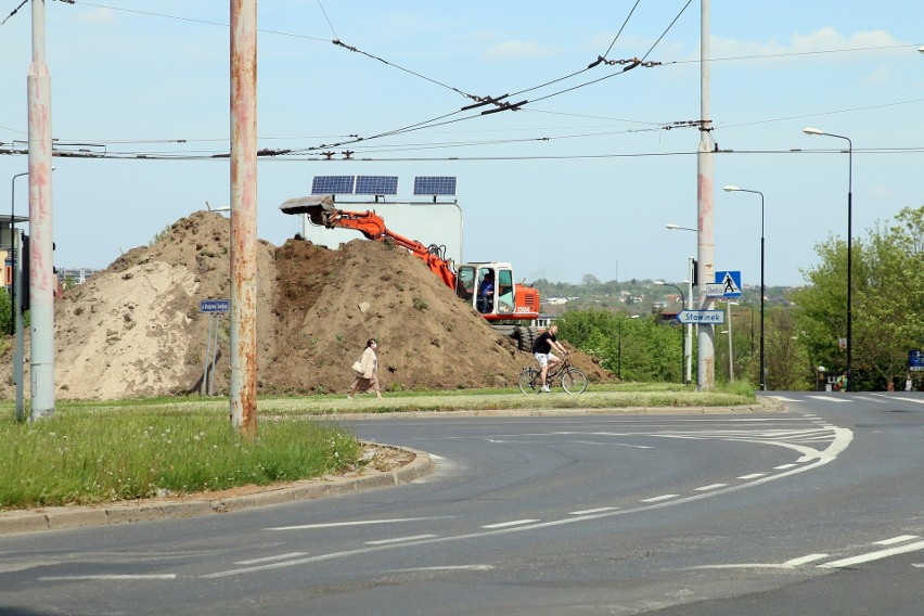 Przebudowa Al. Racławickich i ul. Poniatowskiego: Zaczęły się utrudnienia, na razie dla pieszych i rowerzystów 