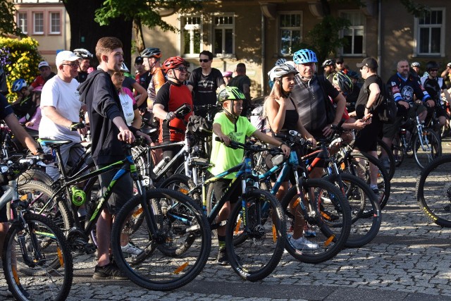 Rowerowa Masa Krytyczna w Zielonej Górze. Startuje po kilkuset rowerzystów