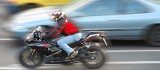 21-letni motocyklsta przejechał 5 razy na czerwonym świetle! Dostał mandat 1000 zł i 36 punktów karnych