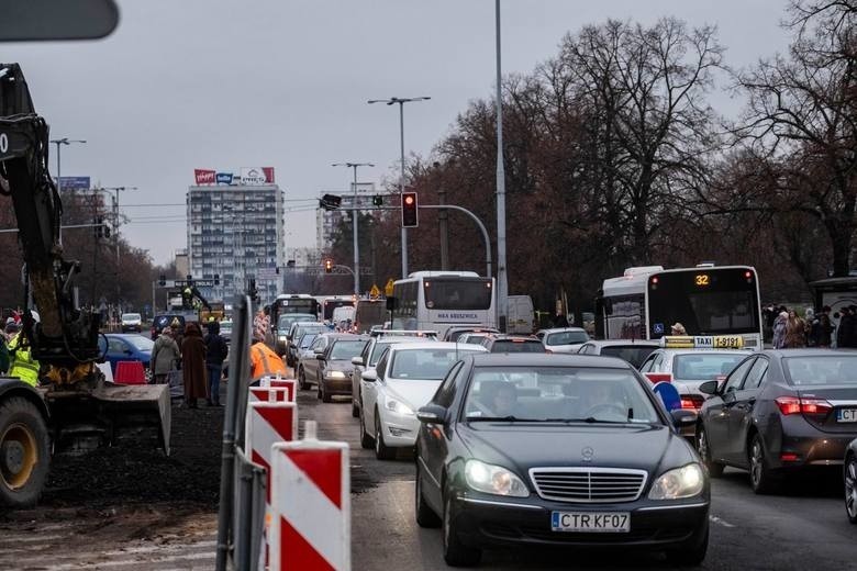 Po jego wybudowaniu prace skupią się na jezdni mostu...