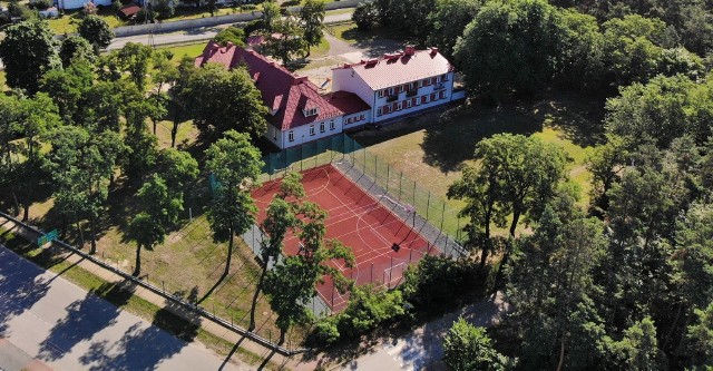 Przy szkole w Wysokim Kole jest boisko, a będzie budowana także sala gimnastyczna.