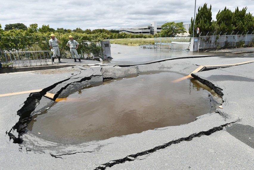 Japonia: Trzęsieni ziemi na wyspie Honsiu [ZDJĘCIA] Ofiary śmiertelne i wielu rannych. Nie ma zagrożenia tsunami [WIDEO]