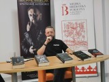 Spotkanie autorskie z Michałem Śmielakiem w Miejskiej Bibliotece Publicznej w Sandomierzu w piątek 17 listopada