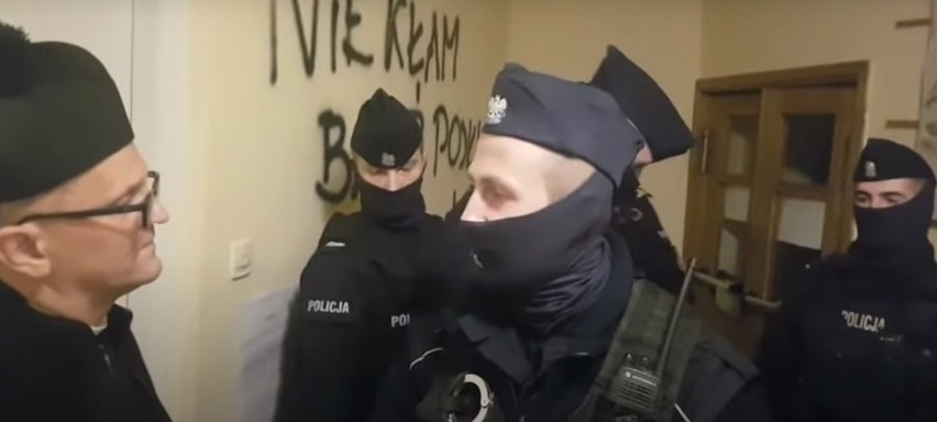 Poznańska policja znów interweniowała w Domu Zakonnym...