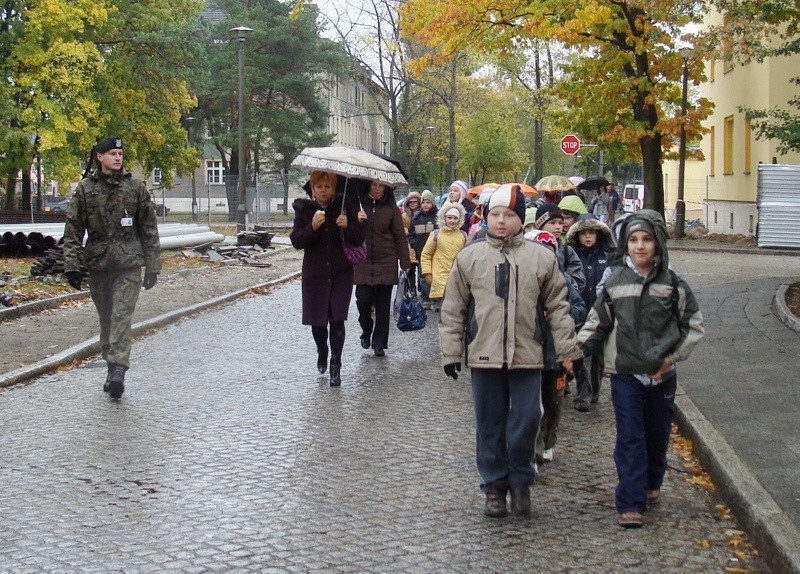 Klasy trzecie ze szprotawskiej "Jedynki” przyjechały do...