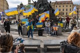 Kraków. Demonstracja Ukraińców na Rynku Głównym. Apelują do NATO [ZDJĘCIA]