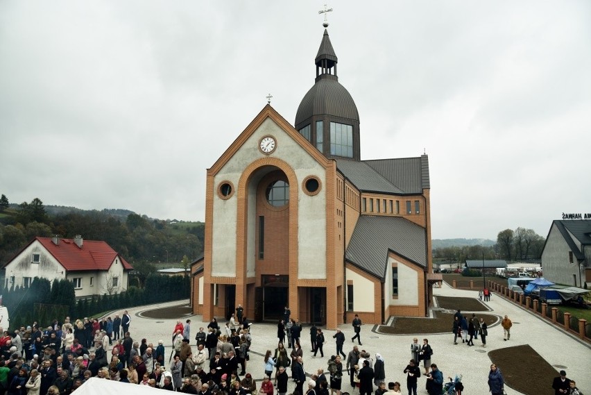 Parafia pod wezwaniem Świętego Jana Pawła II, ul. Batalionów...