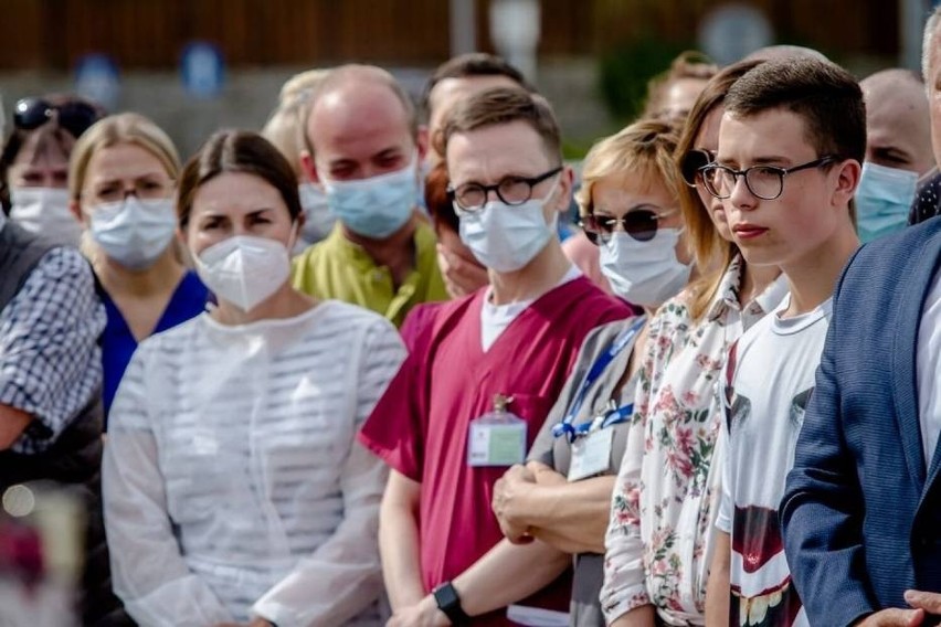 Protest w obronie dyrektorki szpitala w Wałbrzychu Marioli...