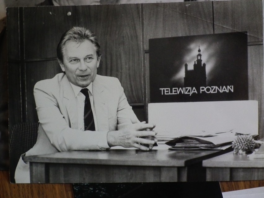 Adam Kochanowski  zakończył pracę w Telewizji w 1999 roku z...